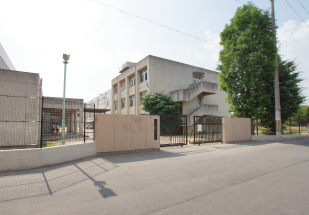八尾中学校